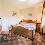 Appartement Hidden Authentic Haven - One Bedroom With Terrace