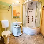 Hidden Authentic Haven - One Bedroom With Terrace