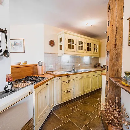 Appartement Hidden Authentic Haven - One Bedroom With Terrace *