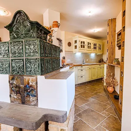 Hidden Authentic Haven - One Bedroom With Terrace