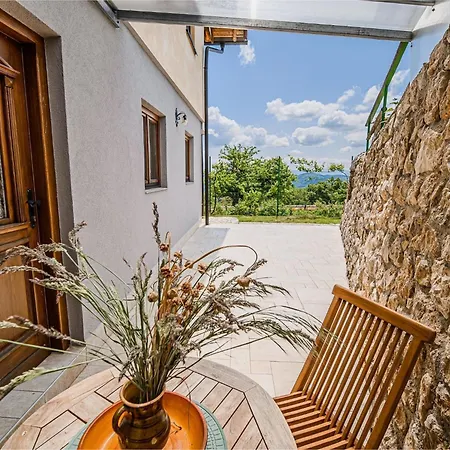 Hidden Authentic Haven - One Bedroom With Terrace *