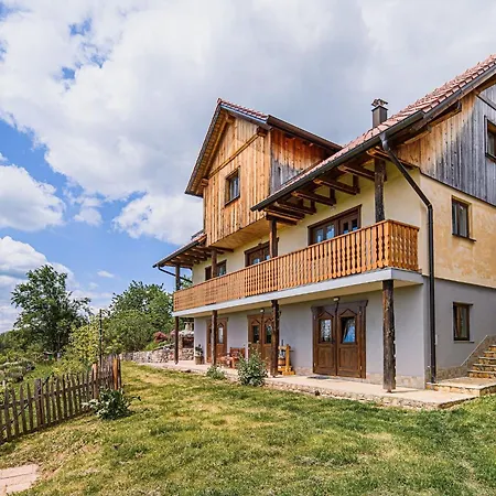 Hidden Authentic Haven - One Bedroom With Terrace