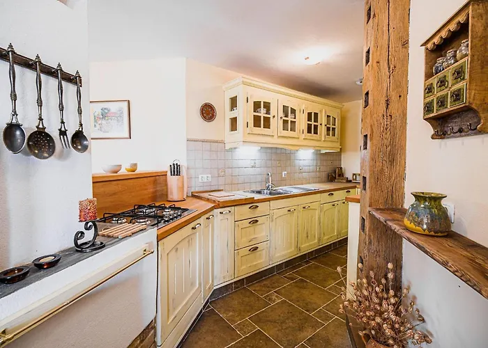 Apartman Hidden Authentic Haven - One Bedroom With Terrace *