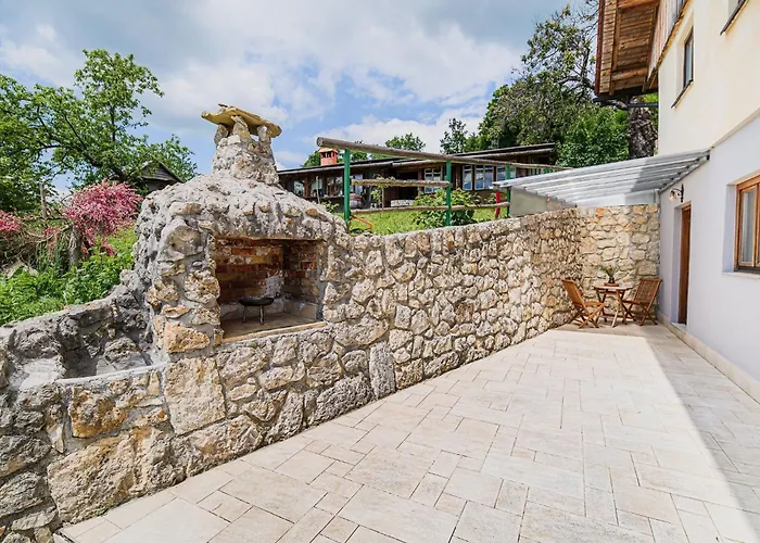 Apartman Hidden Authentic Haven - One Bedroom With Terrace Sevnica