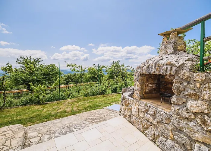 Apartman Hidden Authentic Haven - One Bedroom With Terrace Sevnica