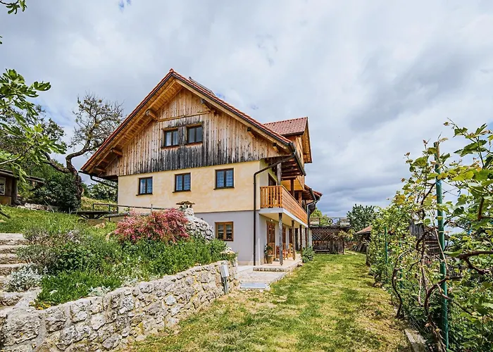 Apartman Hidden Authentic Haven - One Bedroom With Terrace *